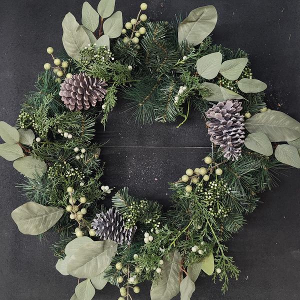 Wreath Pine with cones 22 in