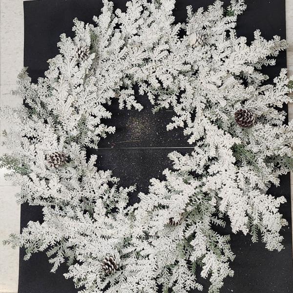 Wreath Snowy Hemingway Fir 32 in