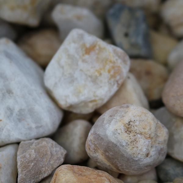 Bulk Stone - 3/4 in White/Tan Stone Bulk - 1 Scoop (3/4 cu. yd)